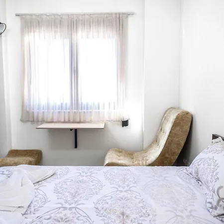 民宿 Center Two Private Bedrooms Near Scanderbeg Square On Shared *