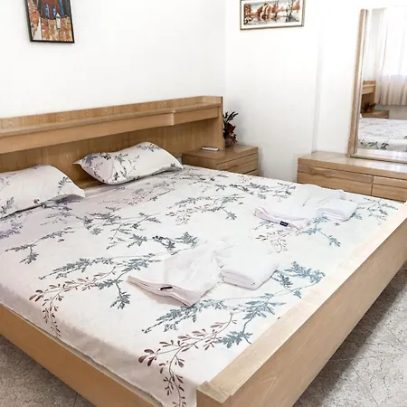 民宿 Center Two Private Bedrooms Near Scanderbeg Square On Shared