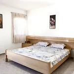 منزل للإقامة Center Two Private Bedrooms Near Scanderbeg Square On Shared