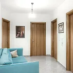 Center Two Private Bedrooms Near Scanderbeg Square On Shared منزل للإقامة *