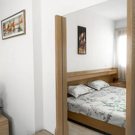 Center Two Private Bedrooms Near Scanderbeg Square On Shared