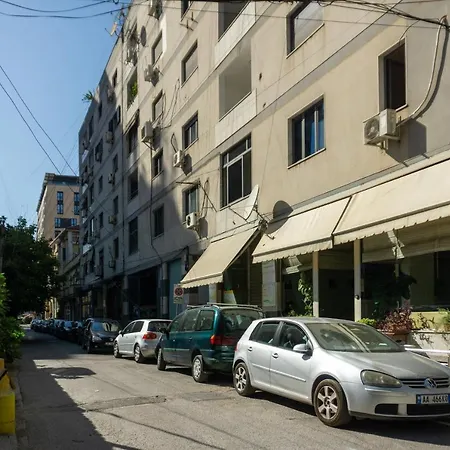 Проживание в семье Center Two Private Bedrooms Near Scanderbeg Square On Shared *
