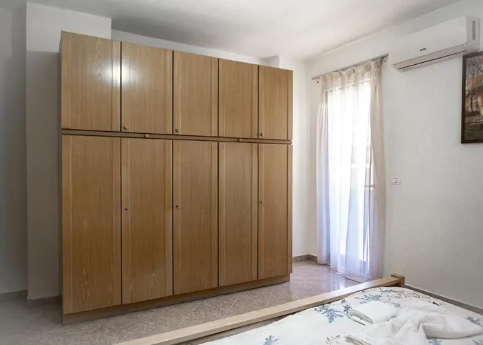 Center Two Private Bedrooms Near Scanderbeg Square On Shared * Tirana