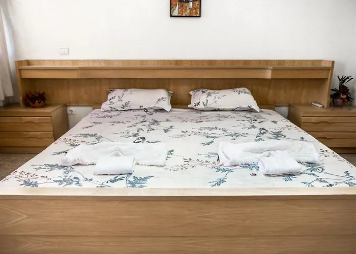 Center Two Private Bedrooms Near Scanderbeg Square On Shared