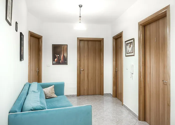 Center Two Private Bedrooms Near Scanderbeg Square On Shared Ubytování v soukromí *