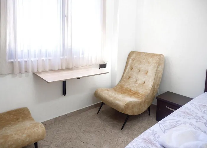 Center Two Private Bedrooms Near Scanderbeg Square On Shared Ubytování v soukromí Tirana
